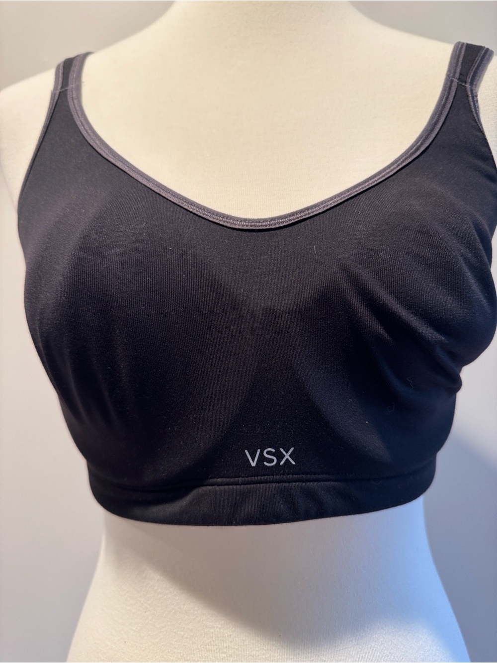 VSX Women’s Black Sports Bra - VSX Low-Impact Bra34DDD